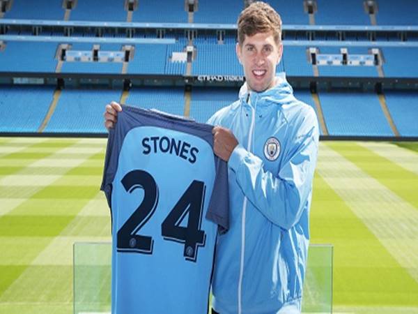 John Stones trong màu áo Manchester City
