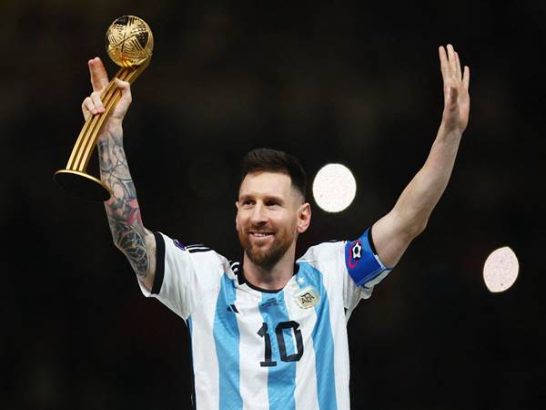 Bóng đá QT 28/3: Messi lọt top cầu thủ xuất sắc nhất mọi thời đại