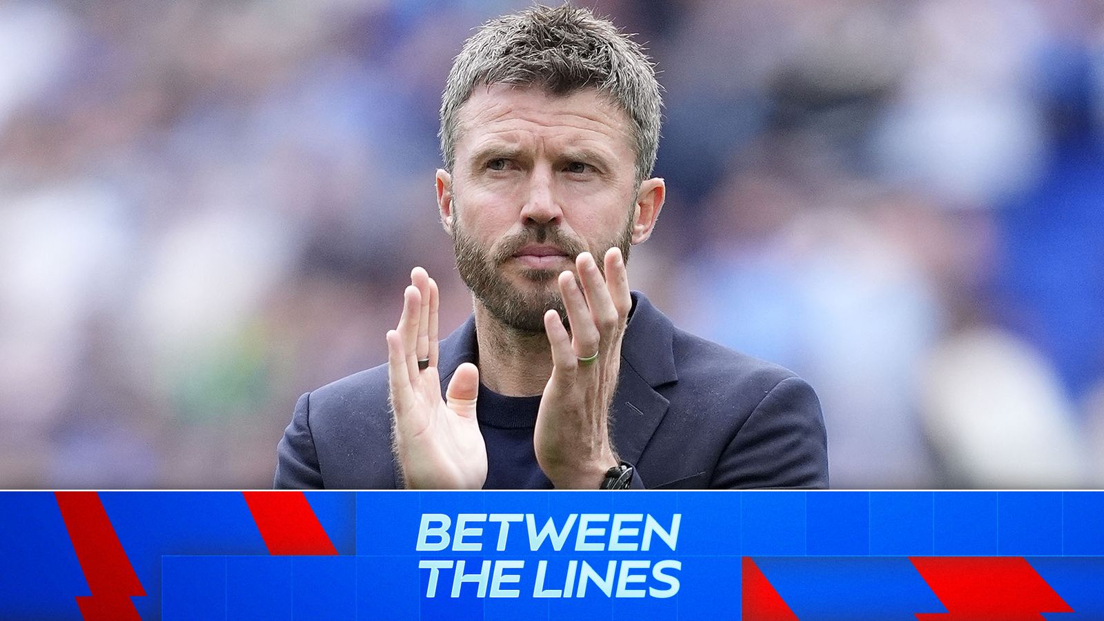 Huấn luyện viên Michael Carrick chỉ đạo các cầu thủ MU trong buổi tập chuẩn bị cho trận đấu tại Champions League