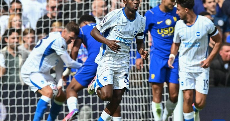 Hình ảnh thi đấu trận đấu: Brighton gây sốc tại Premier League: Bản lĩnh của Mòng biển