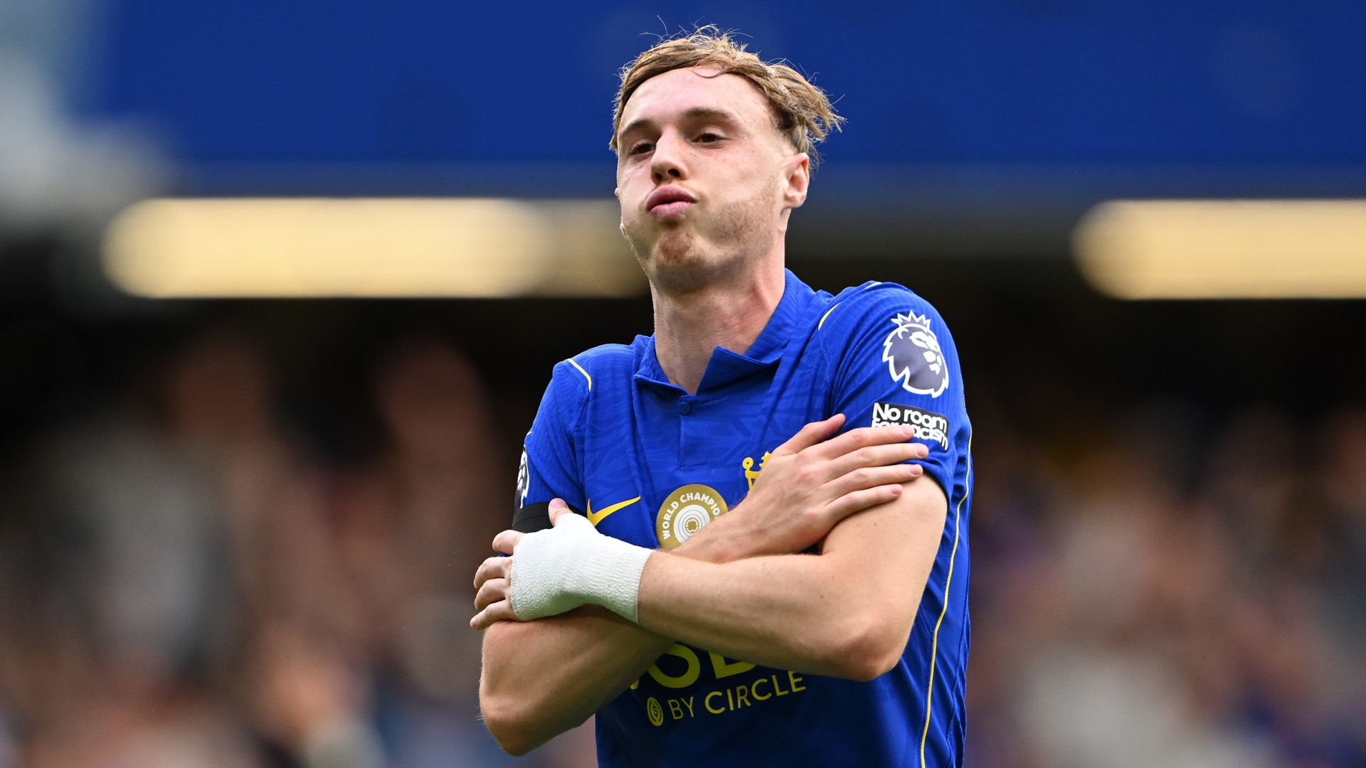Chelsea thắng Bournemouth nhờ khoảnh khắc chớp nhoáng của Hend... Hình ảnh thi đấu trận đấu: Chelsea thắng Bournemouth nhờ khoảnh khắc chớp nhoáng của Henderson