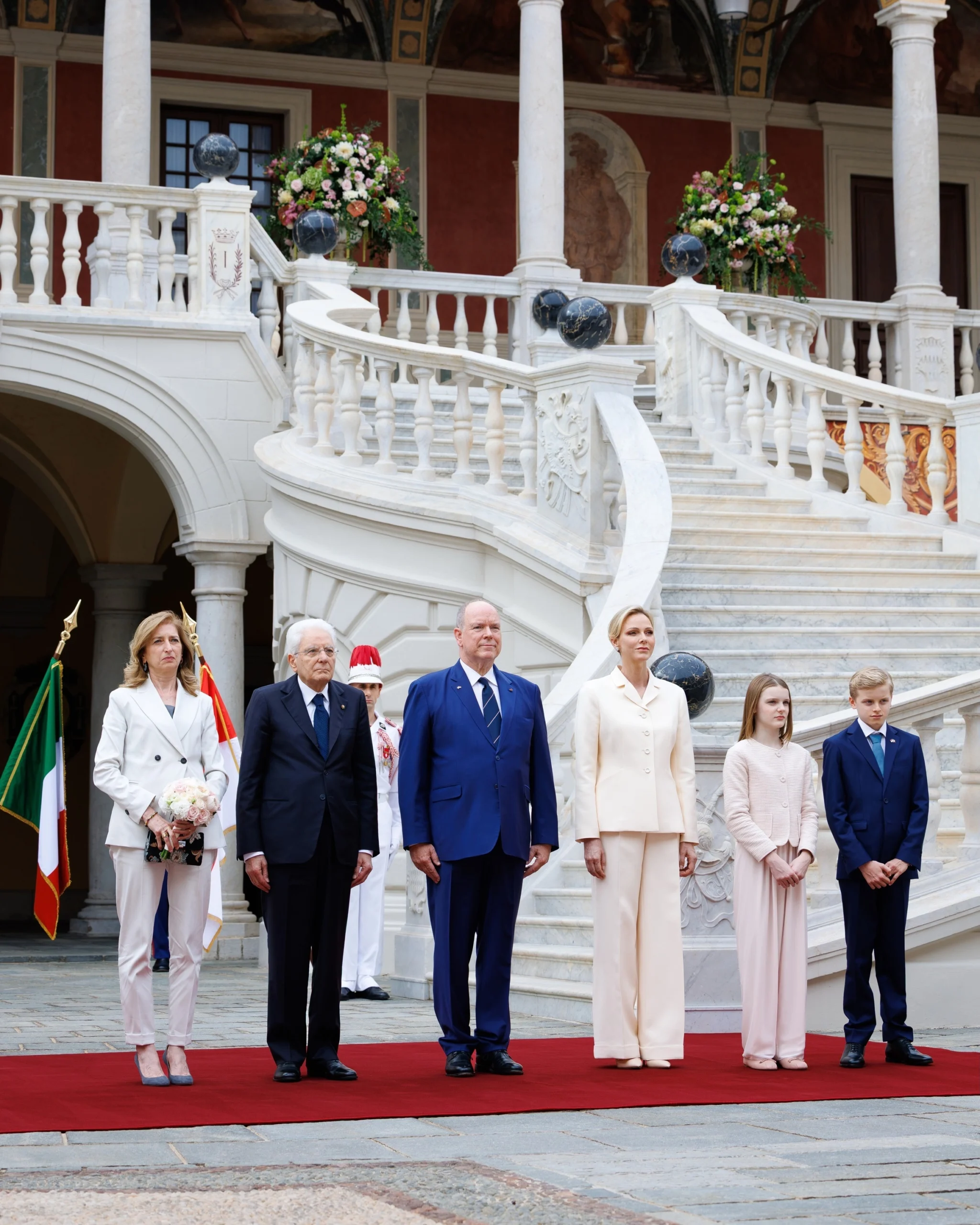Hình ảnh thi đấu trận đấu: Công chúa Monaco gây chú ý khi diện đồ đôi cùng mẹ tại sự kiện