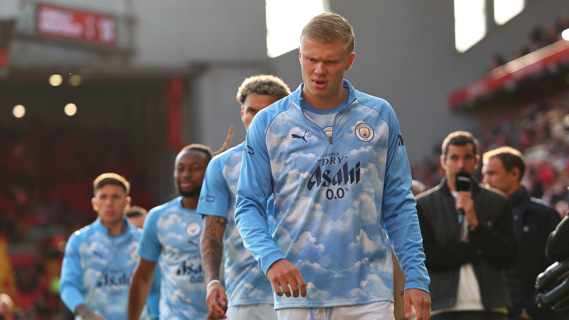 Hình ảnh thi đấu trận đấu: Dominik Szoboszlai vắng mặt ở đại chiến Man City vì sao?