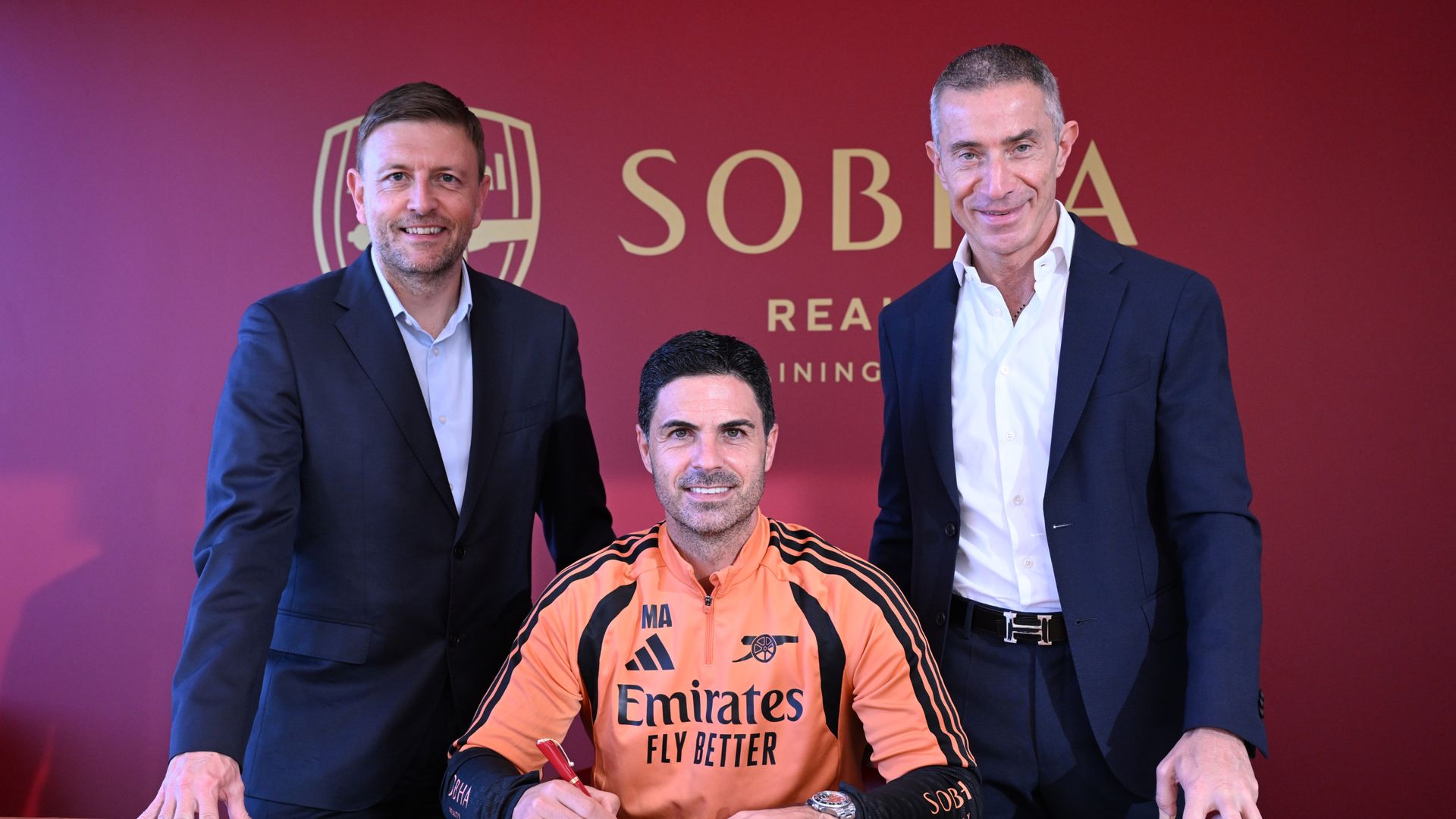 Hình ảnh thi đấu trận đấu: Hành trình từ cầu thủ tài hoa đến ghế nóng của Mikel Arteta