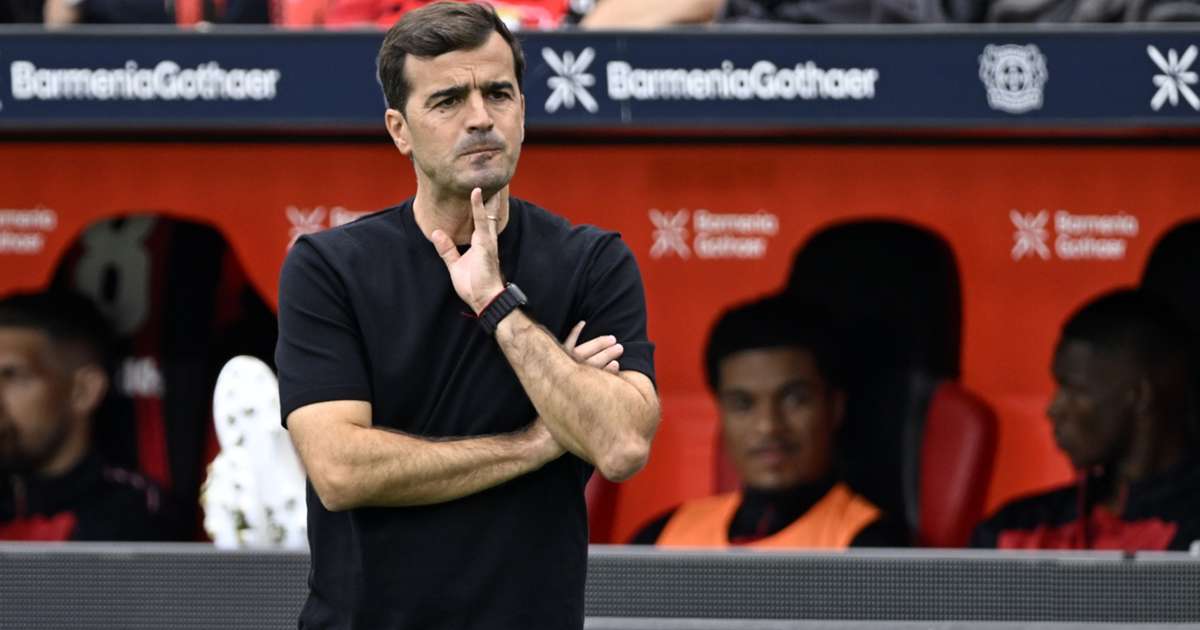 Hình ảnh thi đấu trận đấu: HLV Carles Martinez quyết tâm giải mã thành tích sân khách của Leverkusen
