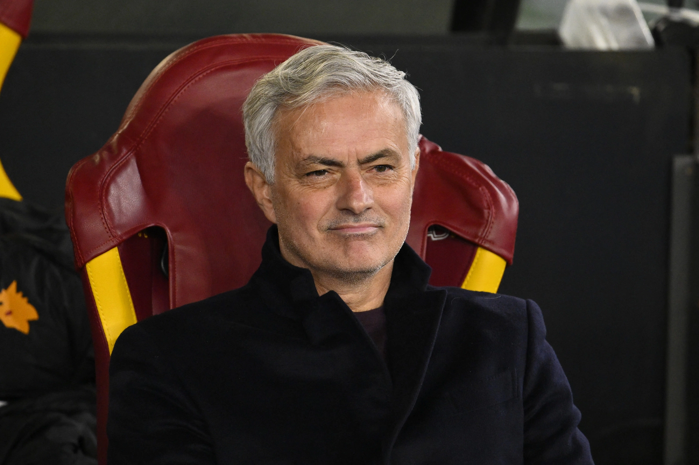 Jose Mourinho vẫn được yêu mến như một vị hoàng đế tại Roma Hình ảnh thi đấu trận đấu: Jose Mourinho vẫn được yêu mến như một vị hoàng đế tại Roma
