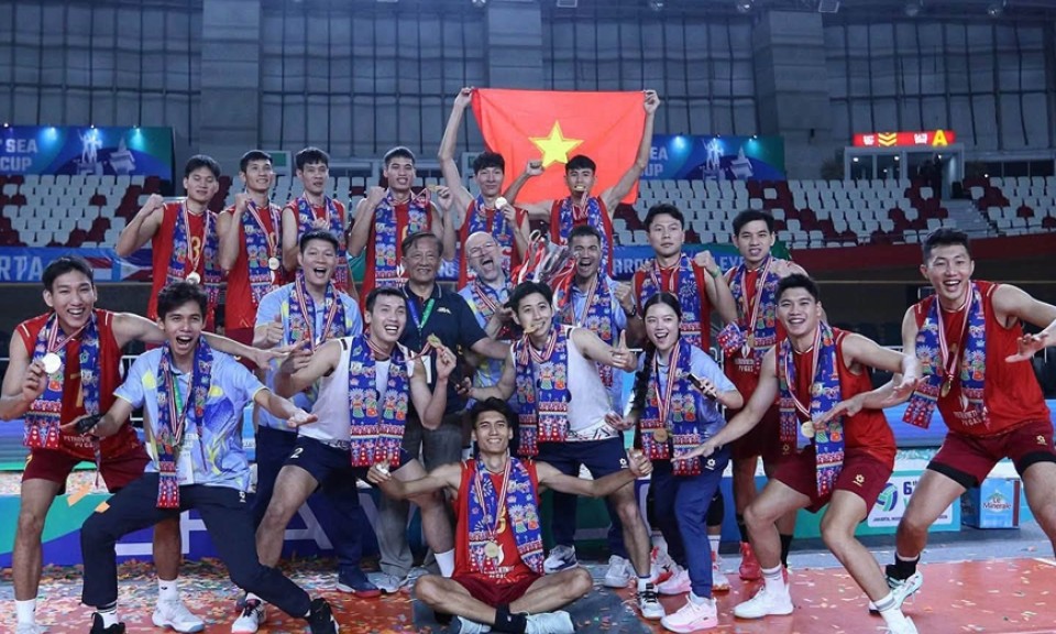 Hình ảnh thi đấu trận đấu: MU chuẩn bị đón 2 tân binh khủng, Rodri bất ngờ giảm lương