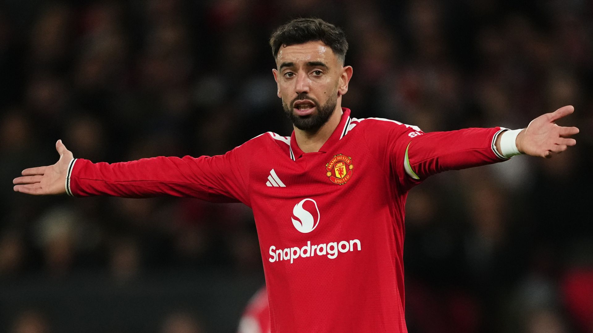 Nỗi lo Bruno Fernandes buông xuôi tại MU và góc nhìn chuyên gia Hình ảnh thi đấu trận đấu: Nỗi lo Bruno Fernandes buông xuôi tại MU và góc nhìn chuyên gia