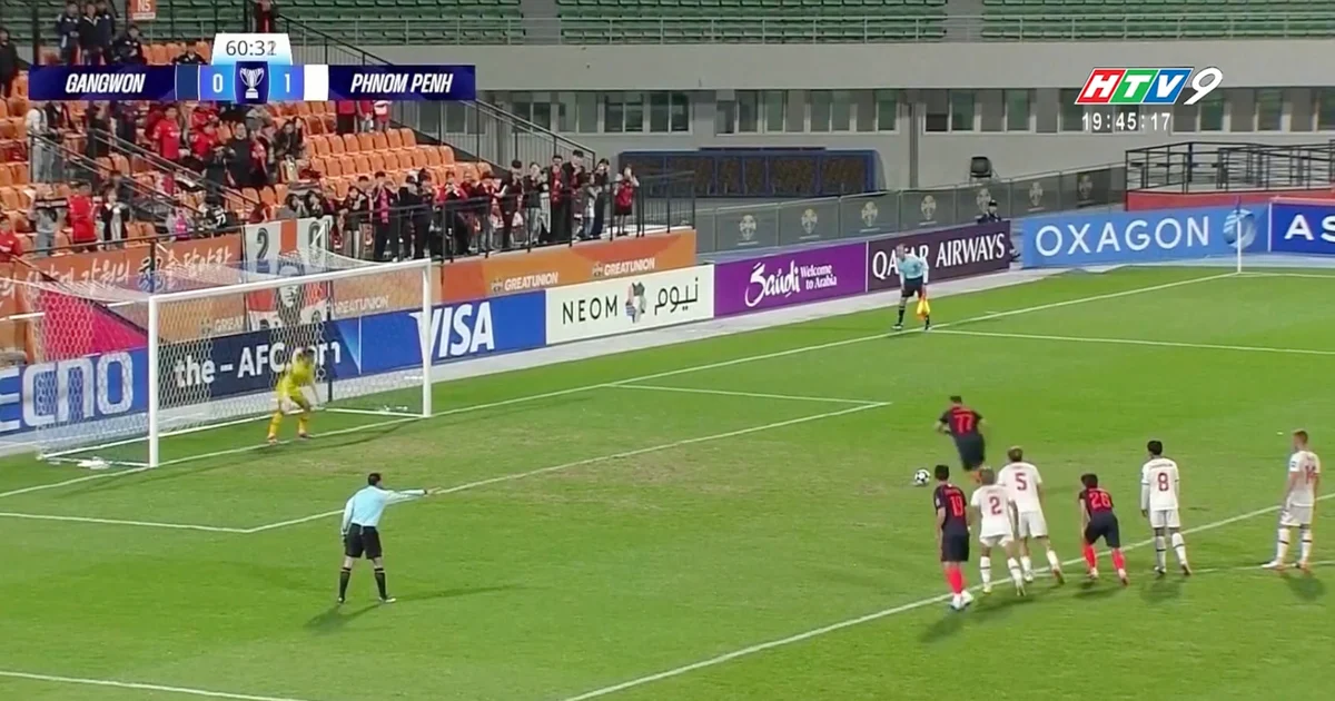 Hình ảnh thi đấu trận đấu: Phnom Penh Crown tạo địa chấn chấn động AFC Champions League 2